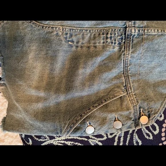 Free people torn up jumper light wash denim overalls skirt - Picture 9 of 10